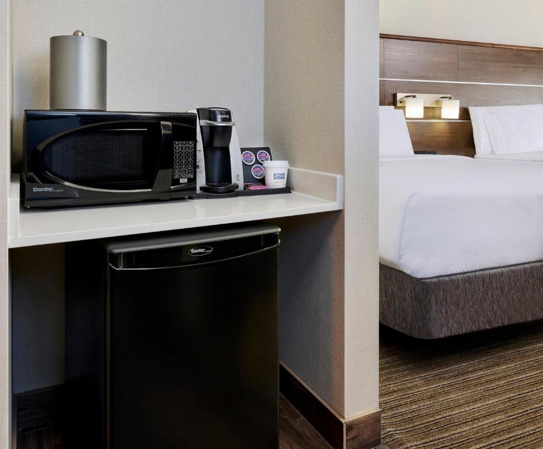 Holiday Inn Express & Suites - Brantford By Ihg Exterior foto